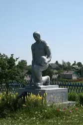 Памятник в Горицах