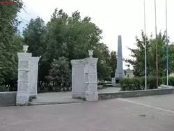 Монумент борцам за великие идеалы человечества — коммунизм