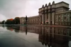 Дворец культуры на площади Куйбышева в Самаре