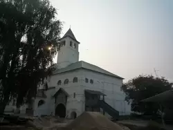 Спасо-Преображенский монастырь — Святые ворота с Введенской церковью