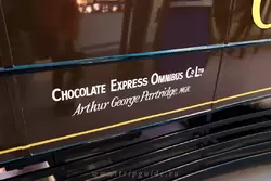 Шоколадный экспресс (The Chocolate Express Omnibus Co Ltd) был основан бывшим водителем автомобильной компании London Road Car Артуром Джорджем Патриджем (Arthur George Partridge)