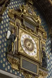 Часы на дворце Консьержери — циферблат установлен в конце 16 века