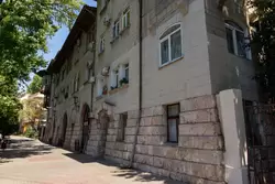 Красивый дом в Сочи по улице Горького 40