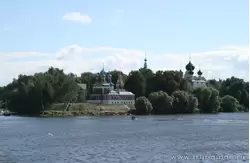 Вид на Угличский кремль с Волги