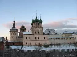 Церковь Григория Богослова и Ростовский кремль