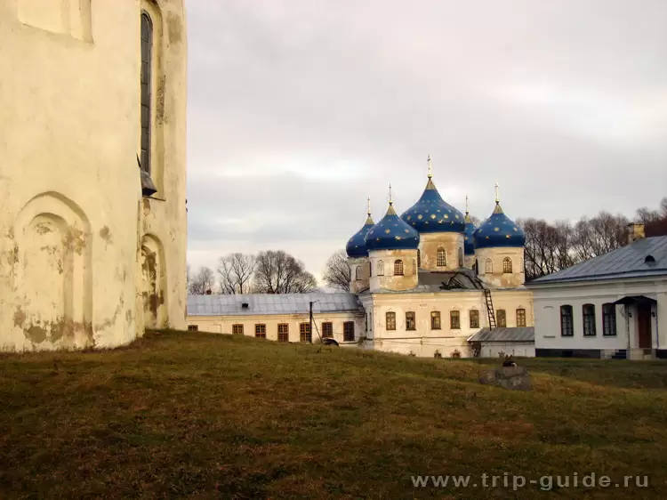 Крестовоздвиженский собор в Новгороде