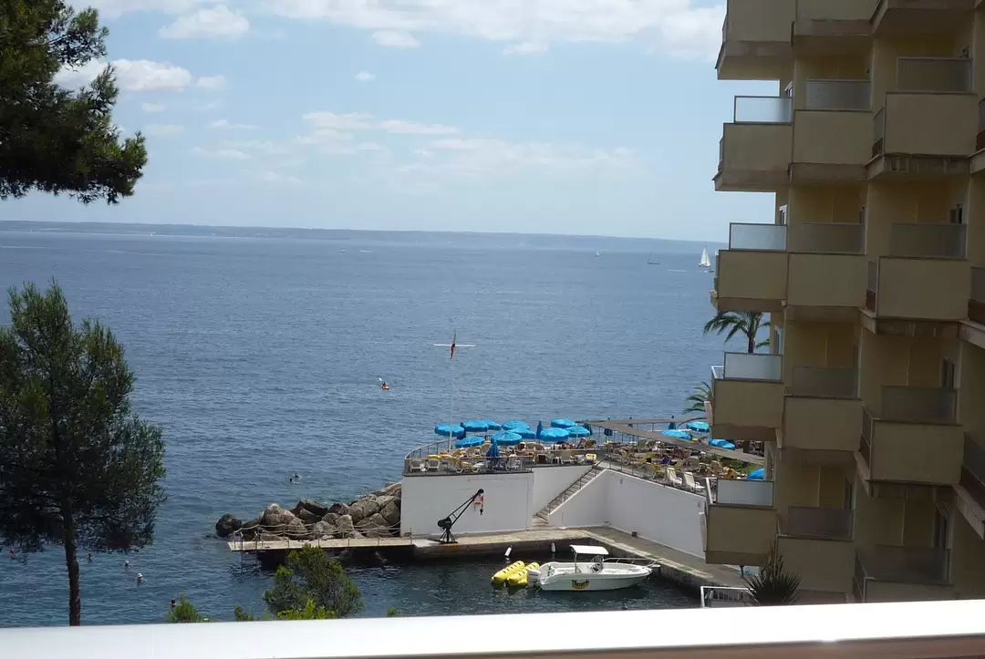 Illetas — отель Riu Palace Bonanza Playa вид с балкона Illetas — отель Riu Palace Bonanza Playa вид с балкона