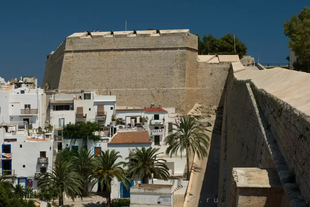 Бастион Святой Люсии (Baluarte de Santa Llucia) Бастион Святой Люсии (Baluarte de Santa Llucia)