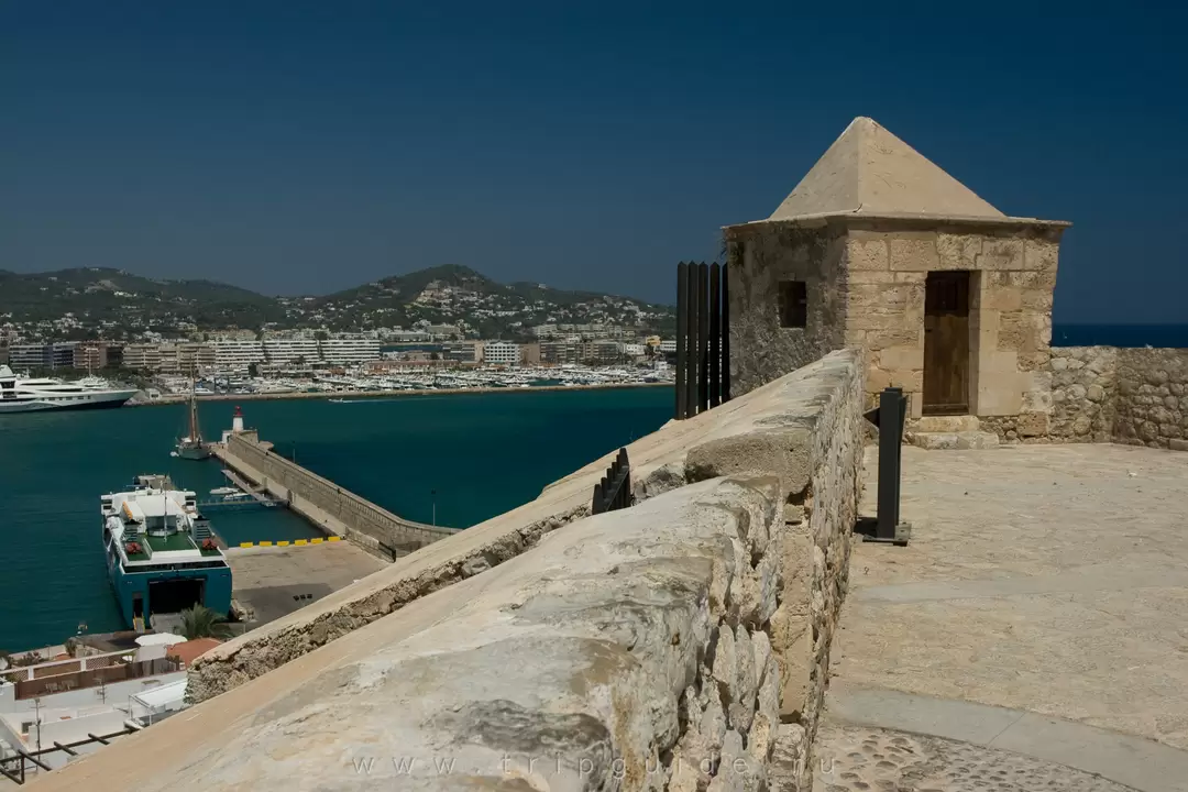 Бастион Святой Люсии (Baluarte de Santa Llucia) Бастион Святой Люсии (Baluarte de Santa Llucia)
