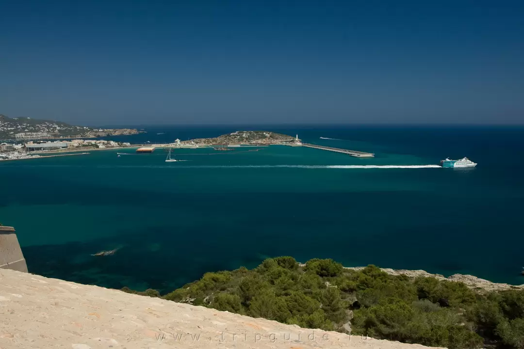 Средиземное море, остров Ибица Средиземное море, остров Ибица