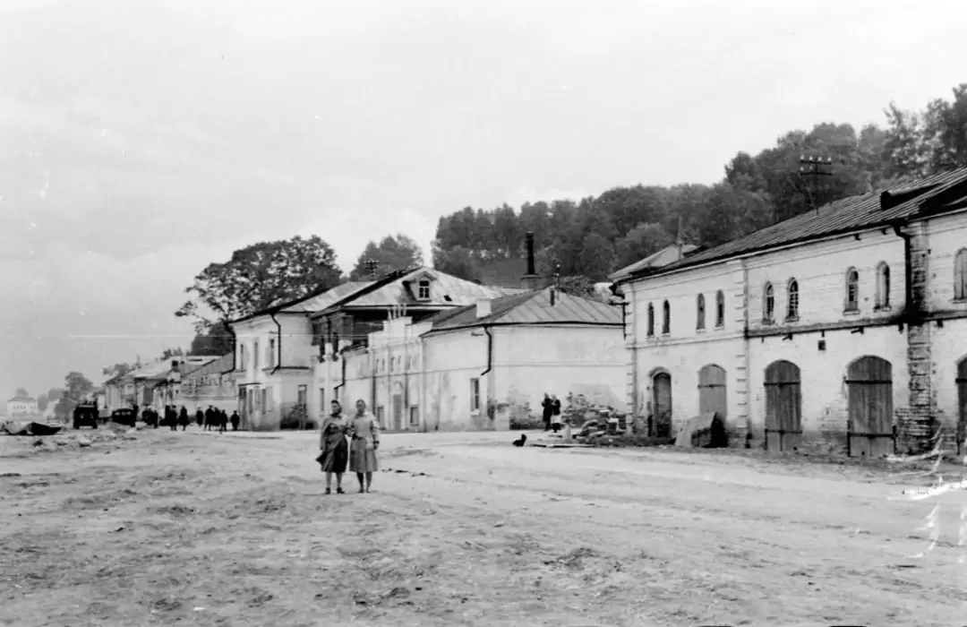 Плёс, набережная у торговых рядов в 1957 году Плёс, набережная у торговых рядов в 1957 году