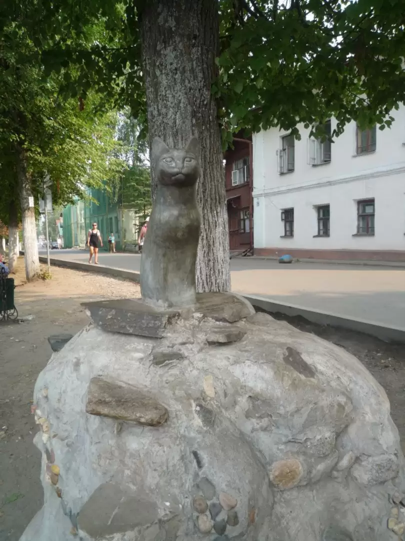 Скульптура «Плёсская кошка» Скульптура «Плёсская кошка»