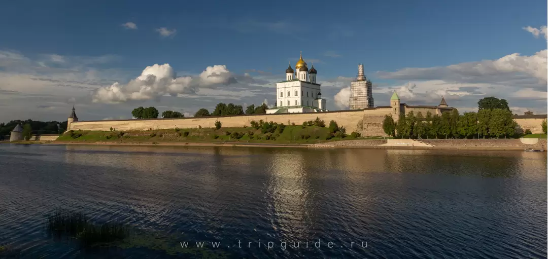 Достопримечательности Пскова: кремль и Троицкий собор Достопримечательности Пскова: кремль и Троицкий собор