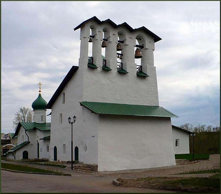 История пскова. Псков исторический центр. Церкви города Пскова. Псковские достопримечательности монастыри. Псков история достопримечательности.