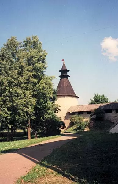 Псков, башни кремля