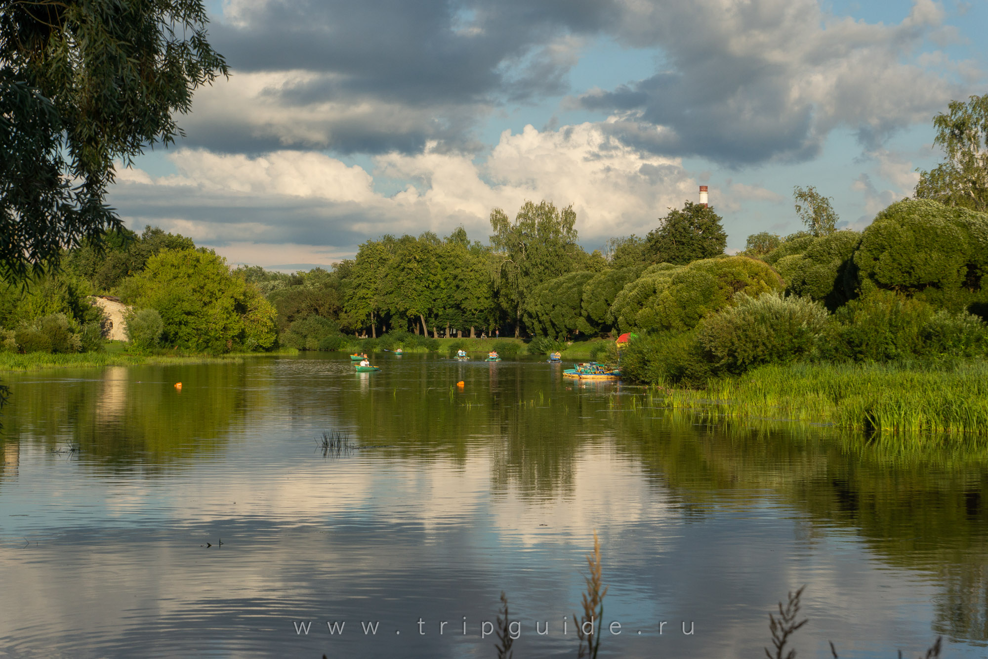 Псков, парк Куопио, берег реки