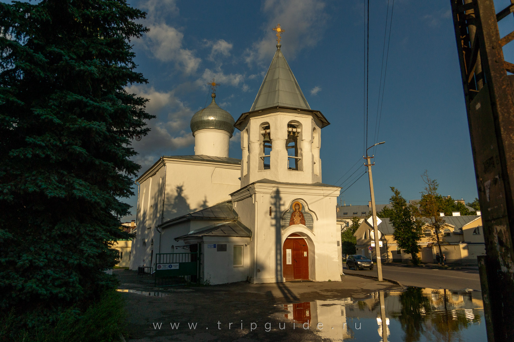 Псков, Покровская церковь от Торгу