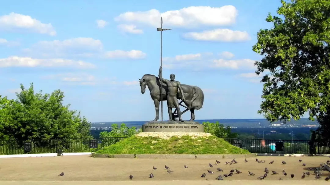 Пенза, памятник «Первопоселенец»