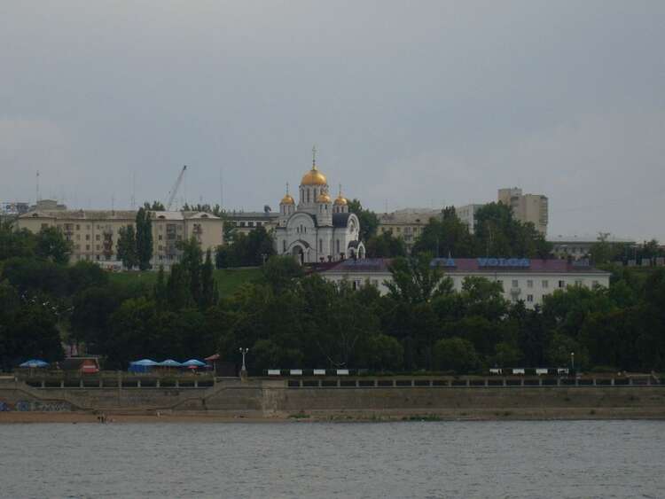 Погода воротнее самарской. Вечернее фото с Волги Самара храм Георгия Победоносца. Вид Самары с Волги храм Георгия Победоносца фото