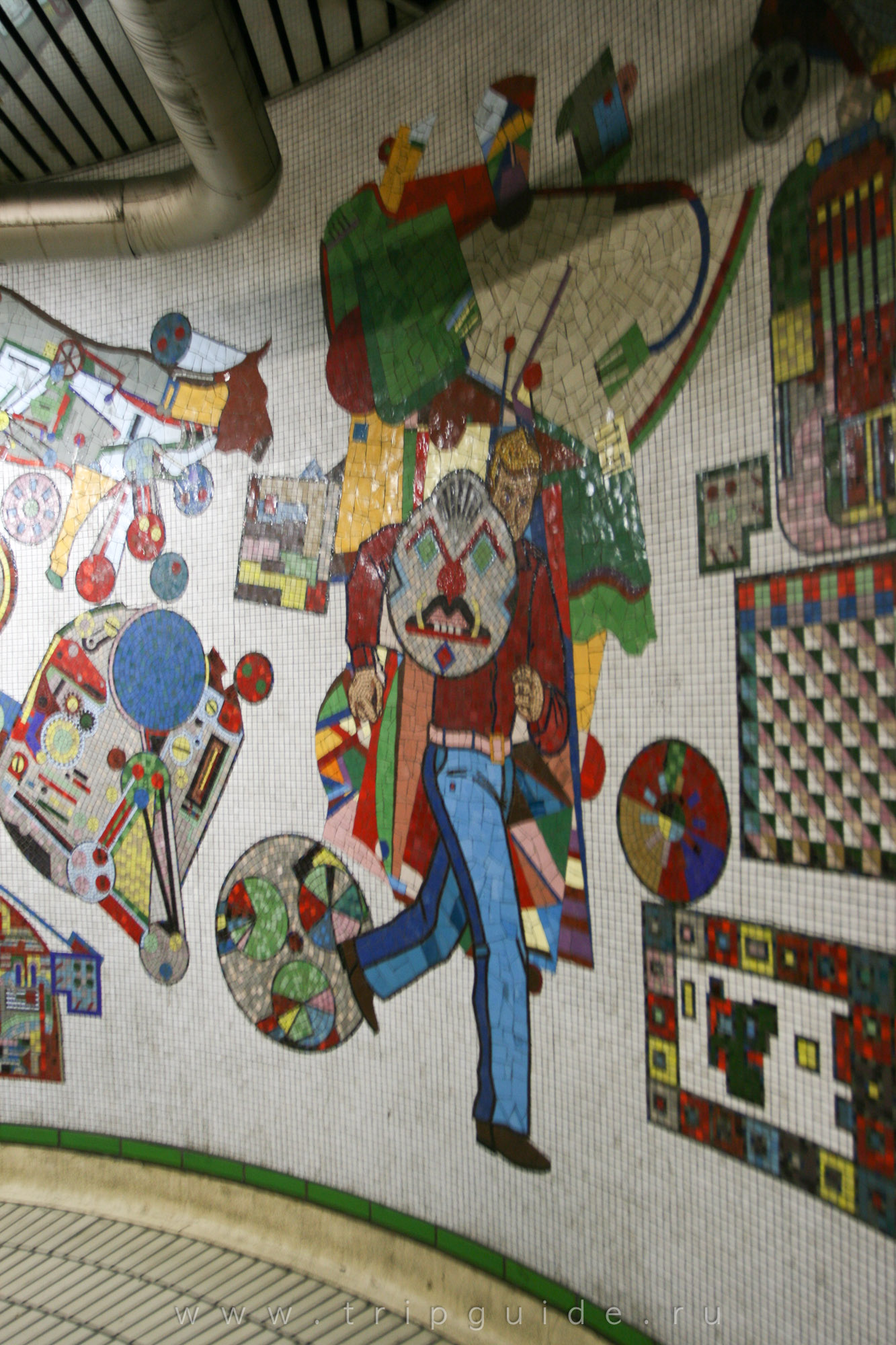 Станция Tottenham Court road. Мозаики Eduardo Paolozzi