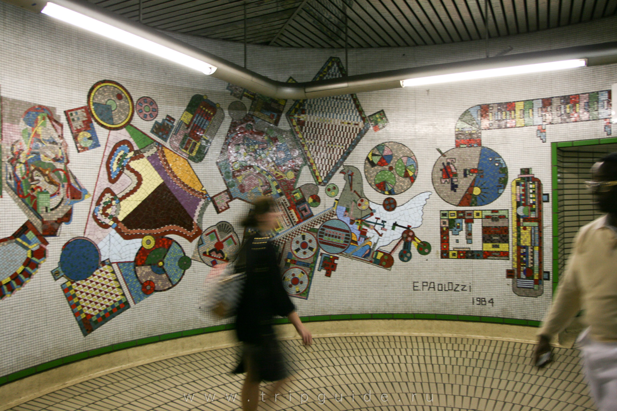 Станция Tottenham Court road. Мозаики Eduardo Paolozzi