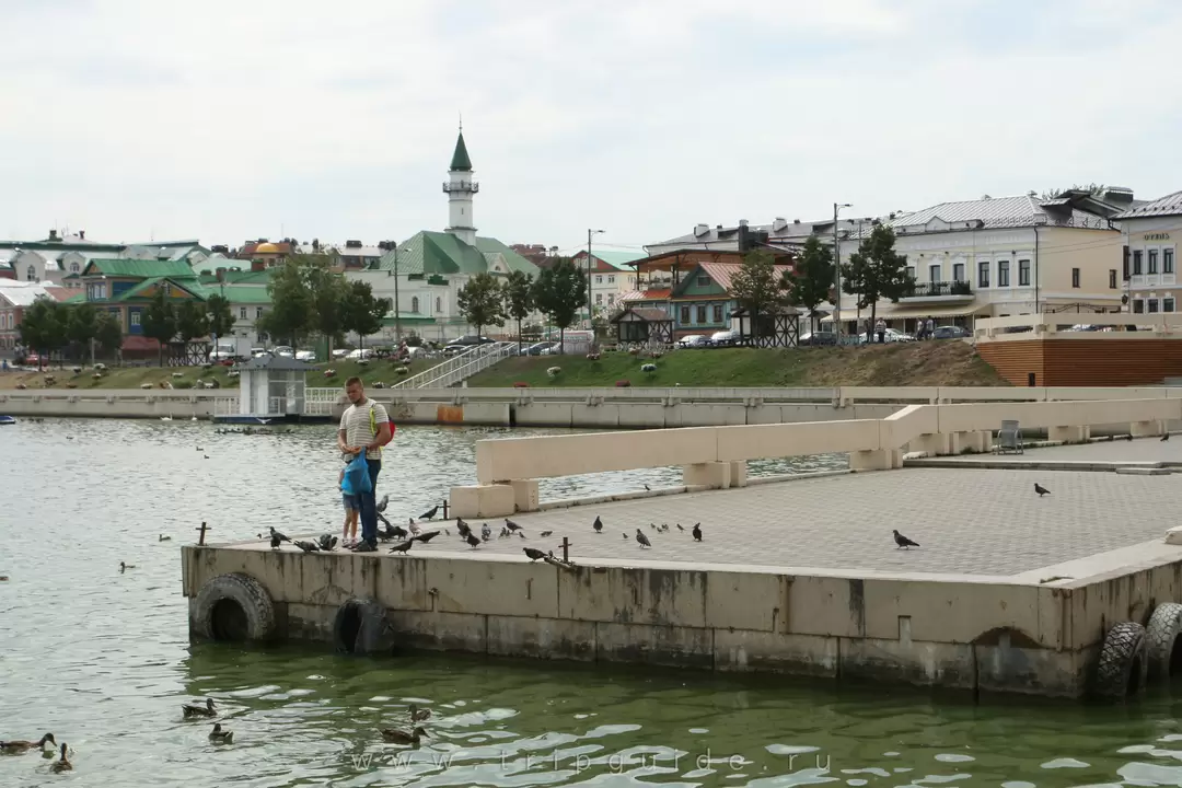 Озеро Кабан, вид на мечеть Марджани в Казани Озеро Кабан, вид на мечеть Марджани в Казани