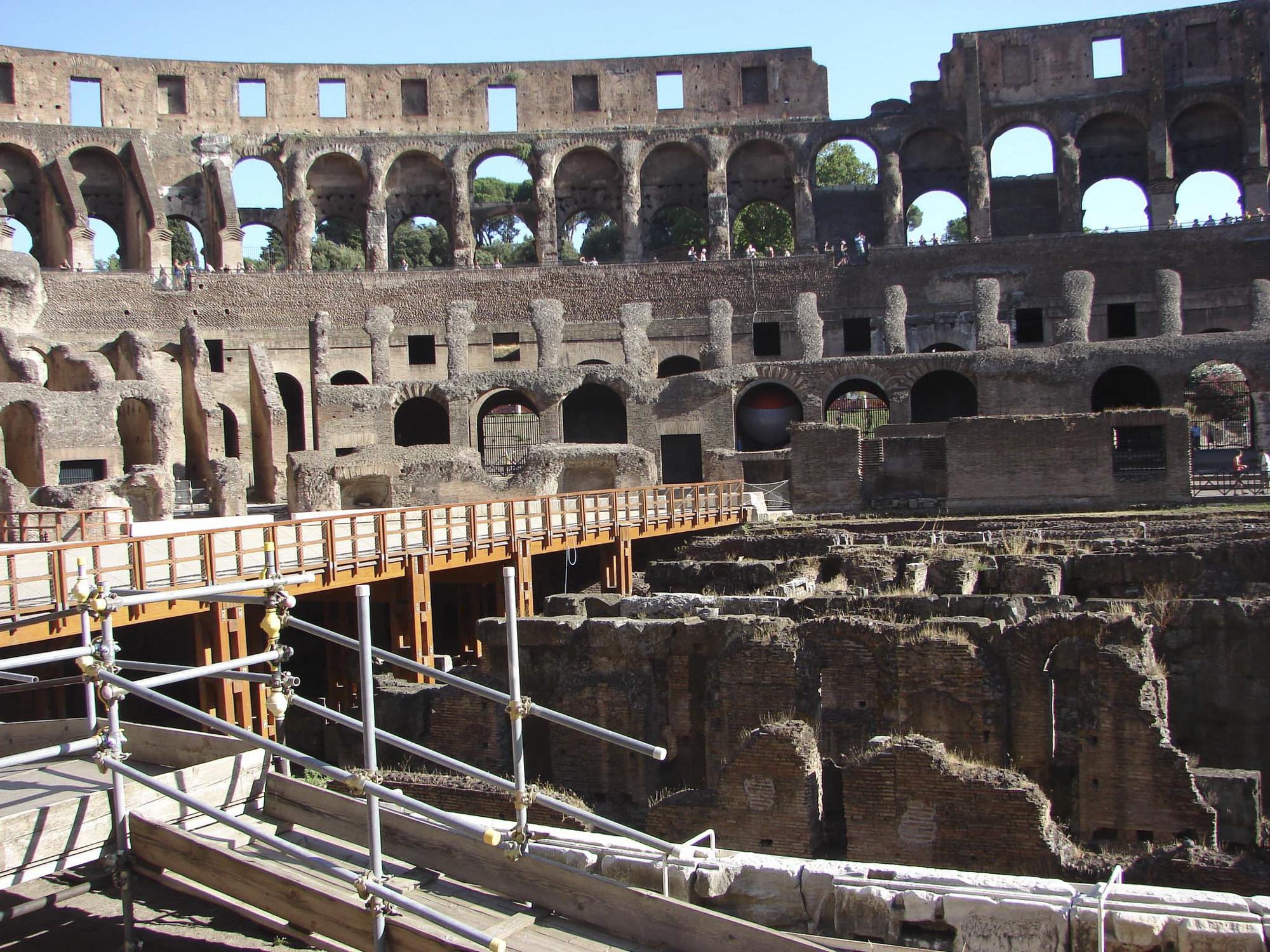 Колизей камеры. Колизей в Риме изнутри. Римский Колизей внутри. Колизей Римский вид изнутри. Римская Империя Колизей внутри.