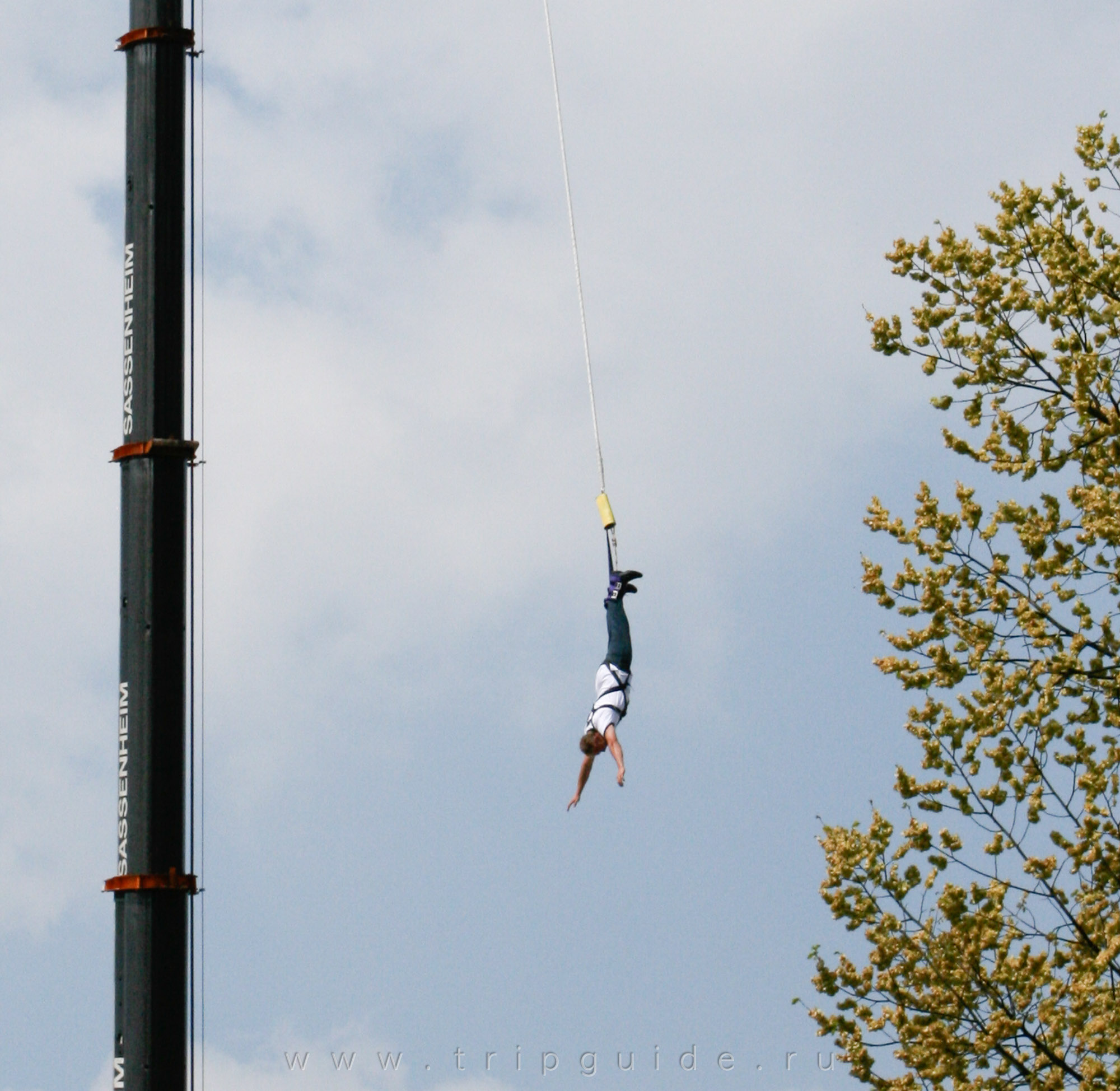 Банджи-джампинг (<span lang=en>bungee jumping</span>)