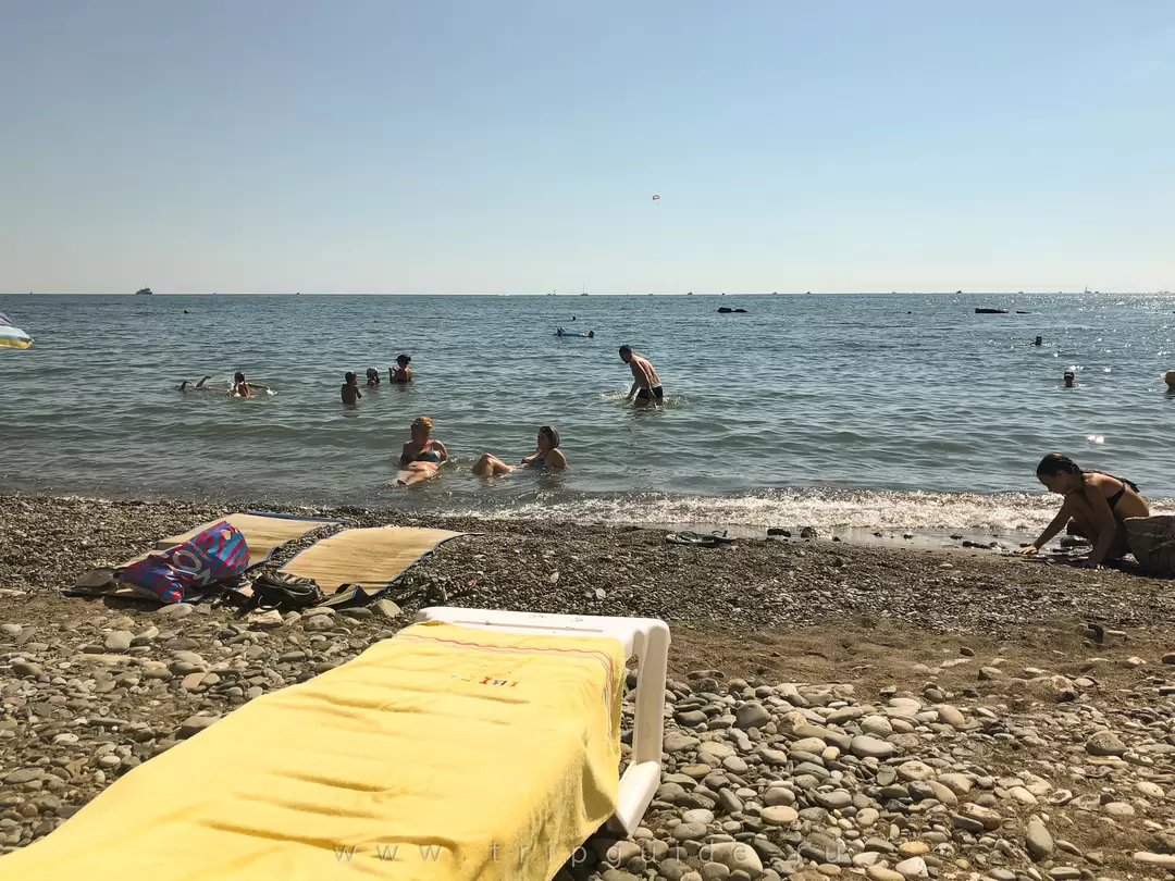 Галька на пляже «Солнечный» в Сочи Галька на пляже «Солнечный» в Сочи