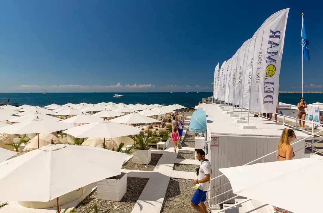 Пляж ресторана «Дель Мар» («Del Mar») Пляж ресторана «Дель Мар» («Del Mar»)