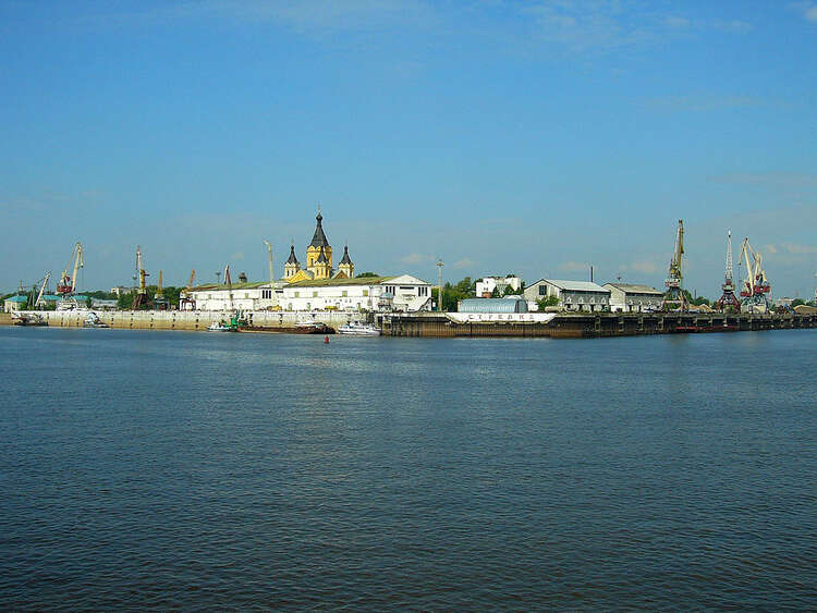 Что такое стрелка в нижнем новгороде фото