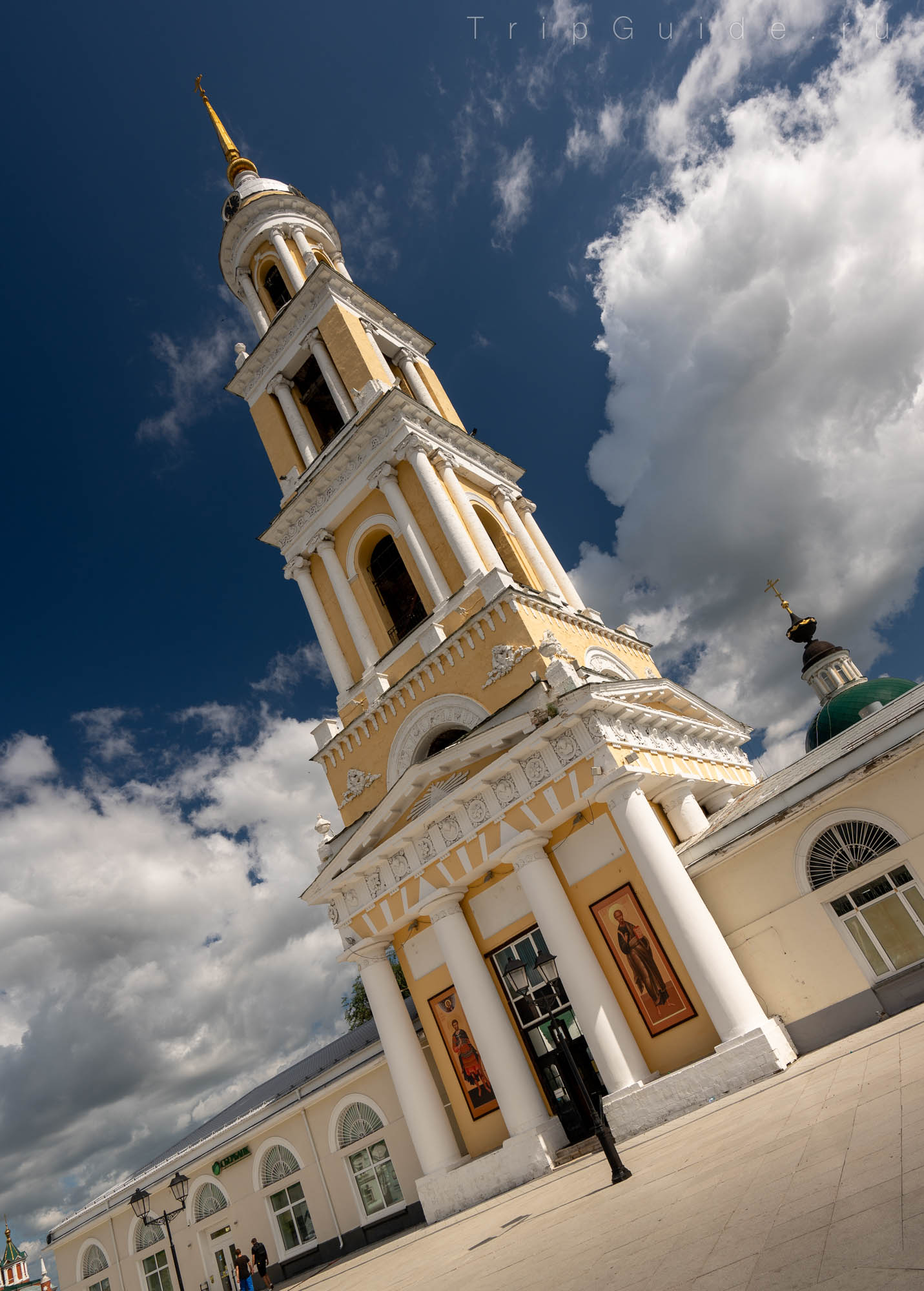 Колокольня церкви Иоанна Богослова в Коломне