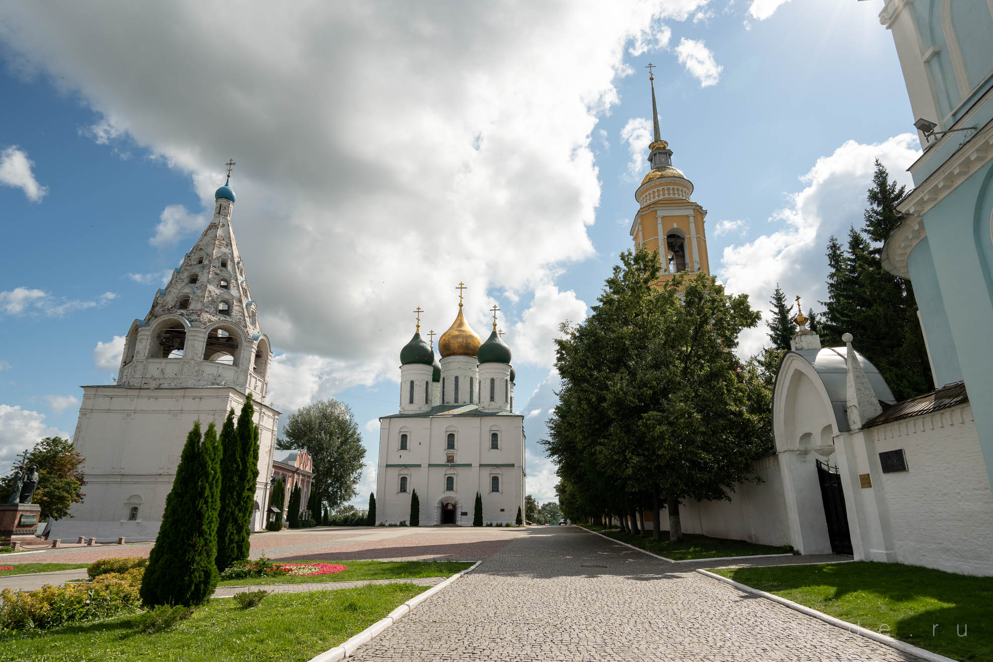 Коломенский кремль, Соборная площадь