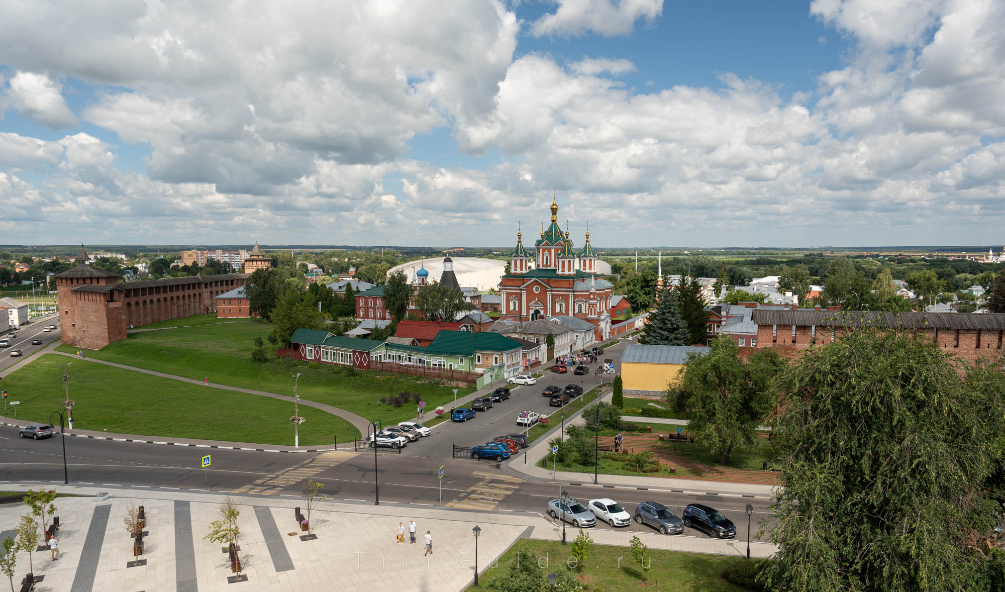 Вид со смотровой площадки на колокольне