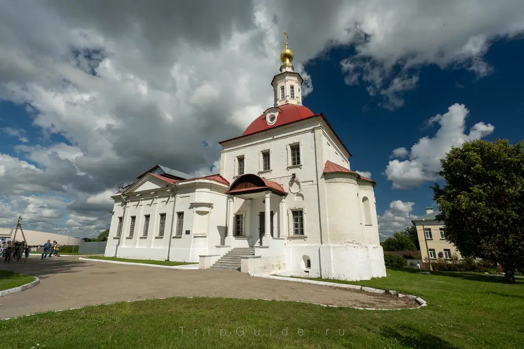 Воскресенская церковь в Коломенском кремле Воскресенская церковь в Коломенском кремле