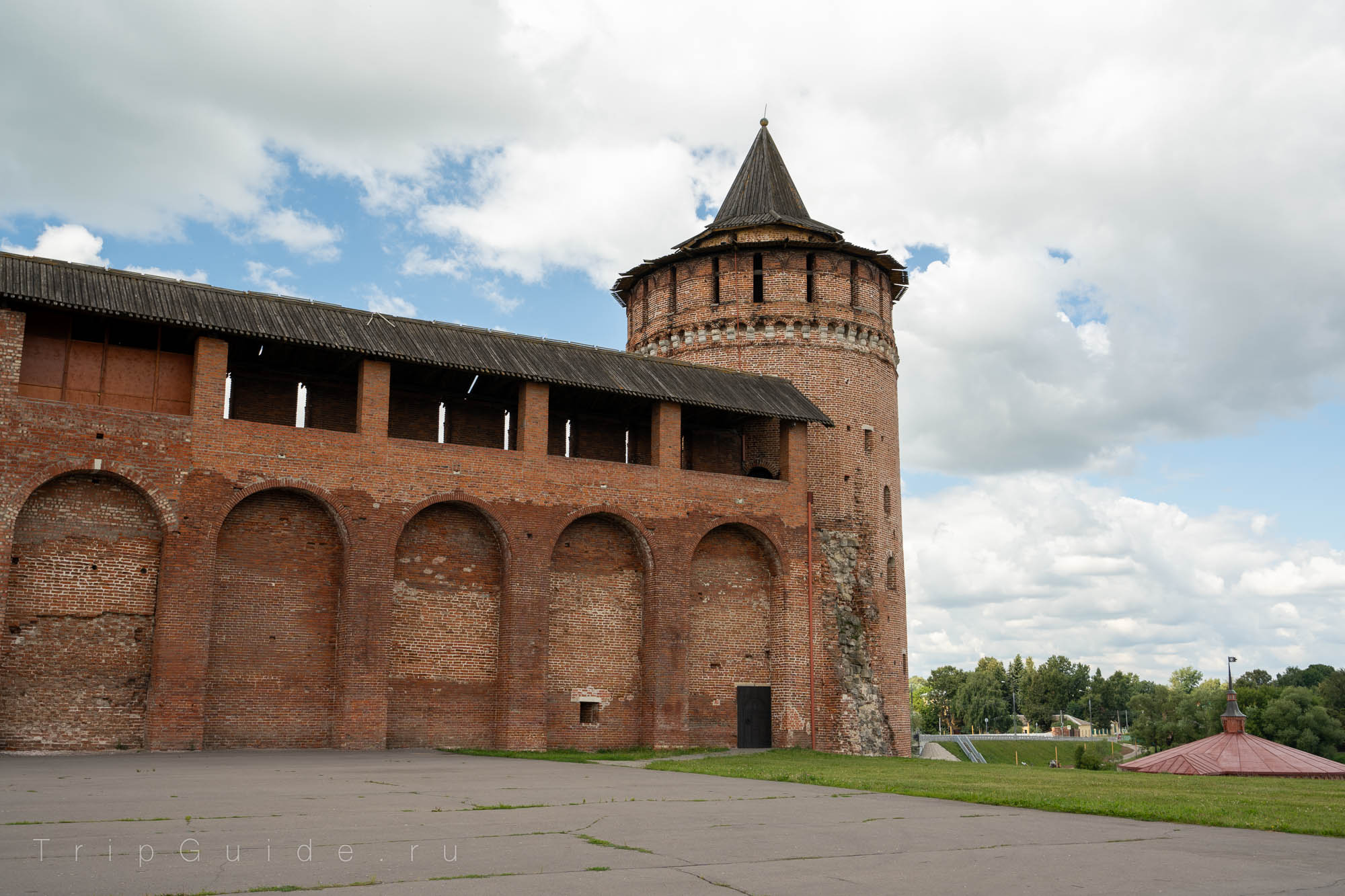 Западная часть крепостной стены в Коломне