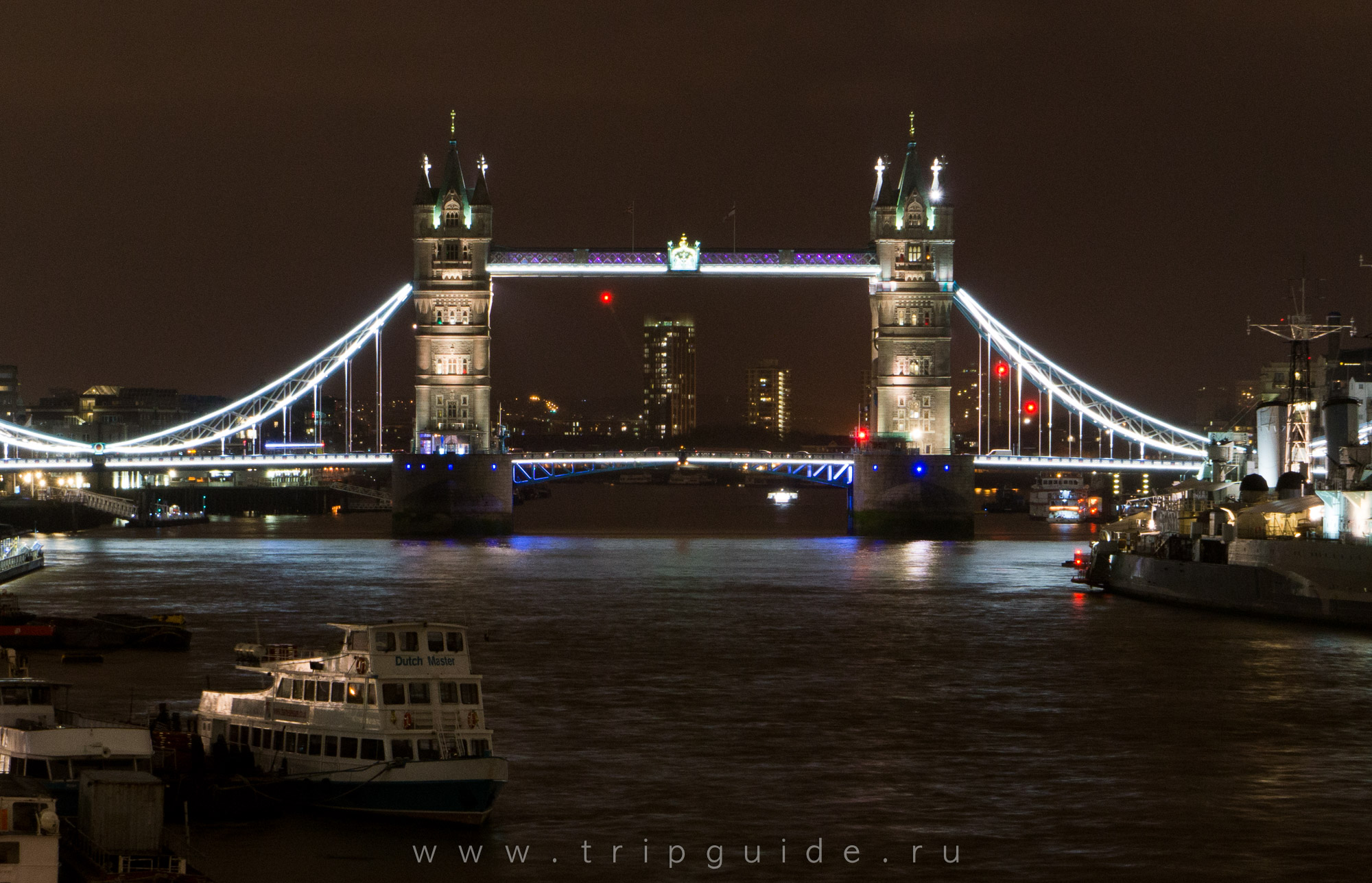 Местоположение моста. Тауэрский мост мост ночью. Тауэрский мост Арзамас. Мост в Санкт-Петербурге который похож на Тауэрский мост. Лондонский мост СПБ.