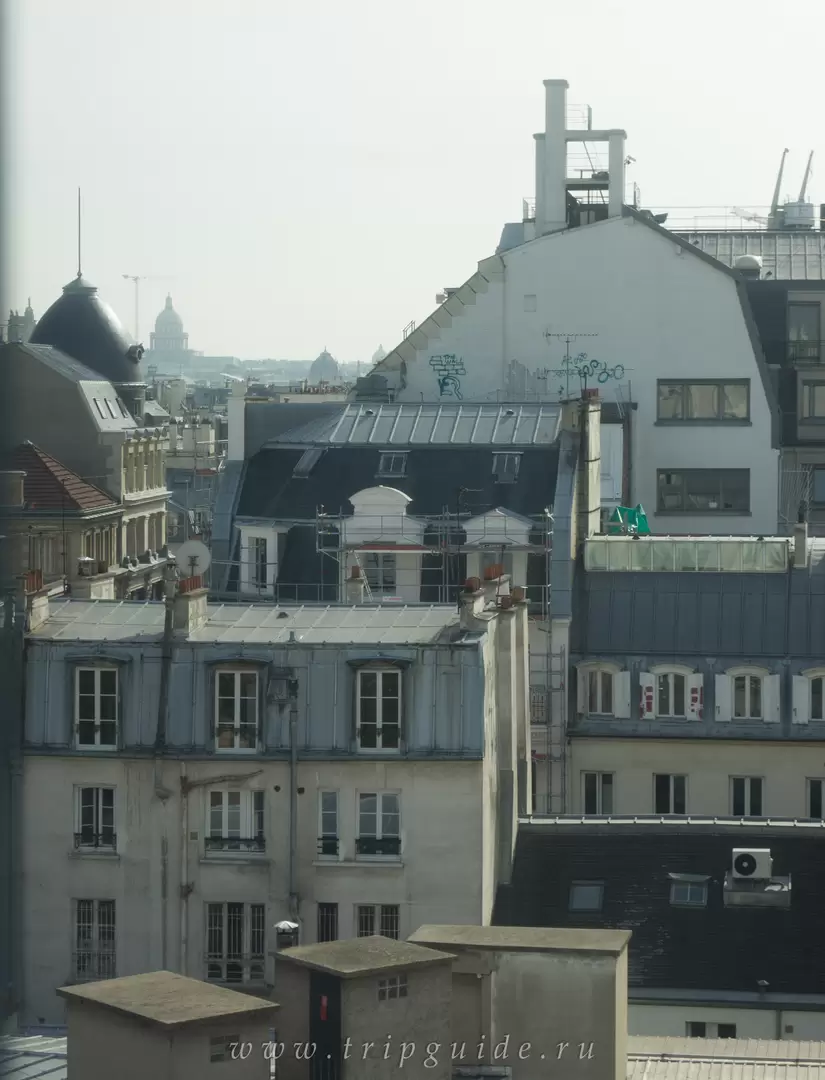 Вид из окна отеля Royal Aboukir в Париже Вид из окна отеля Royal Aboukir в Париже