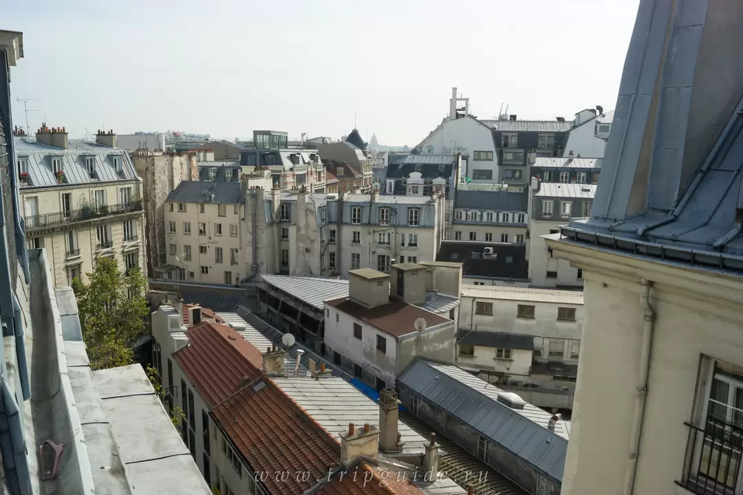 Вид из окна отеля Royal Aboukir в Париже Вид из окна отеля Royal Aboukir в Париже