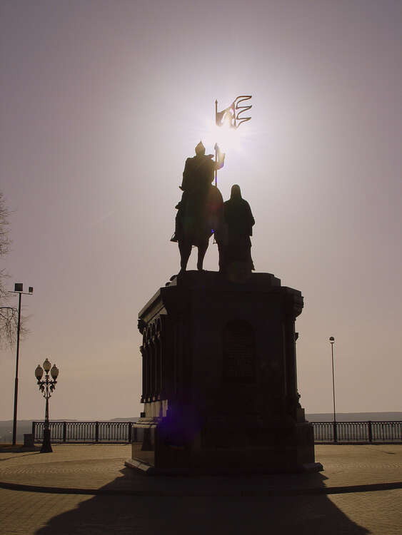 Памятник князю Владимиру и святителю Фёдору во Владимире