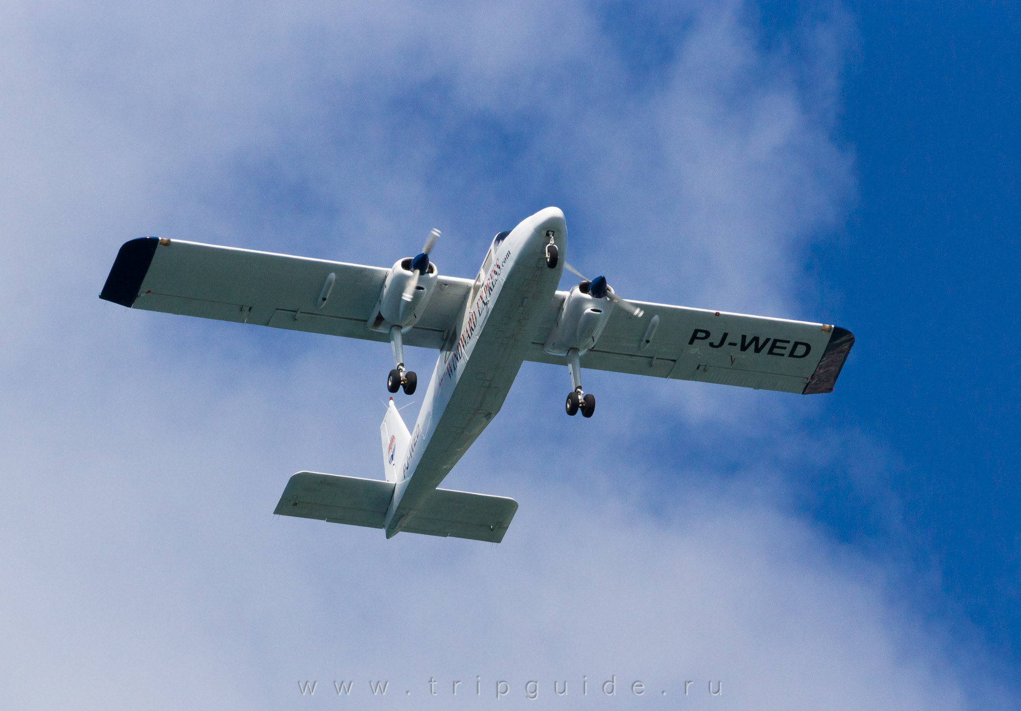 Самолет Britten-Norman BN-2 Islander авиакомпании Windward Express Airways, бортовой номер PJ-WED