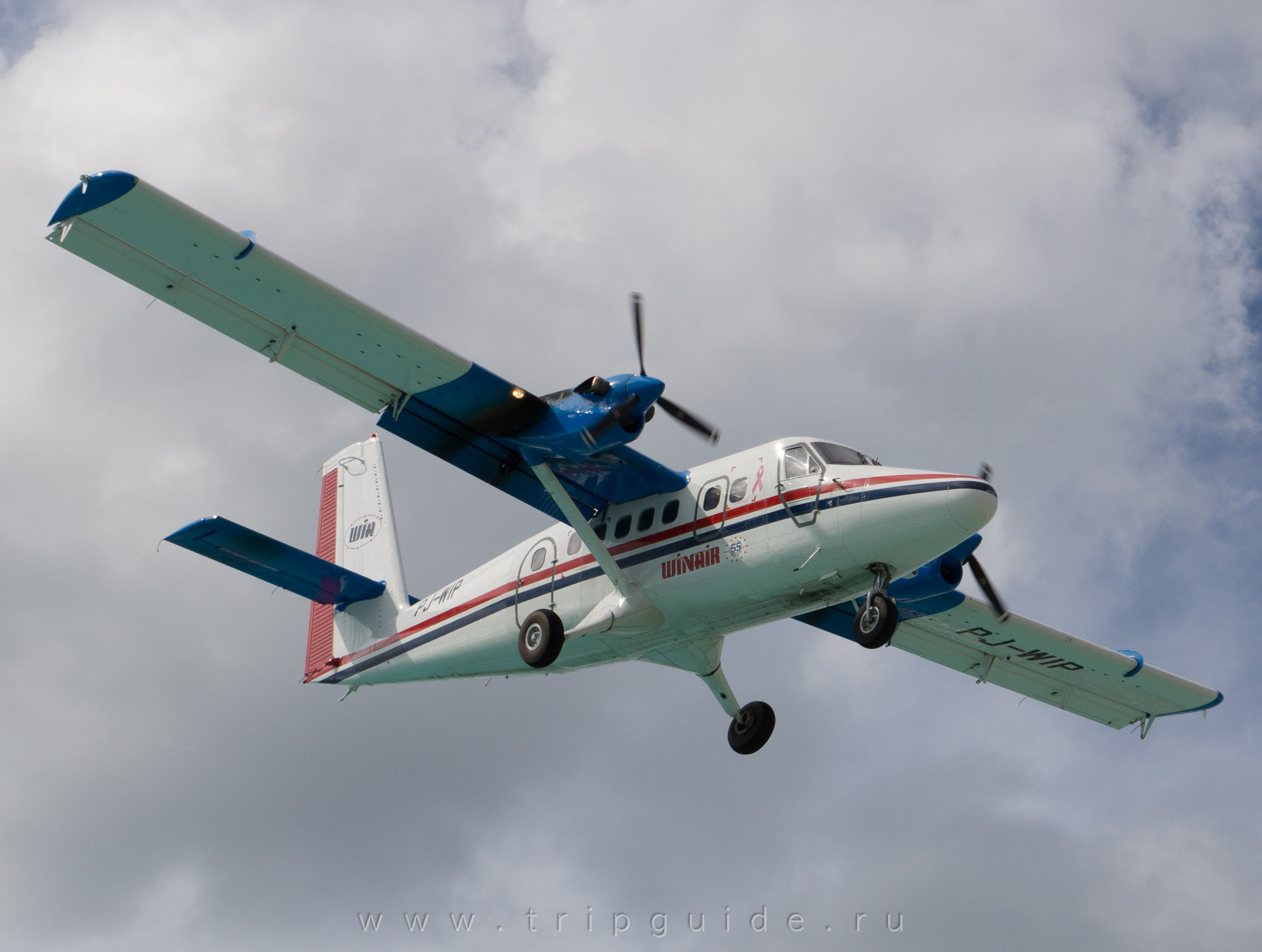 Самолет De Havilland Canada DHC-6-300 Twin Otter авиакомпании WinAir, бортовой номер PJ-WIP