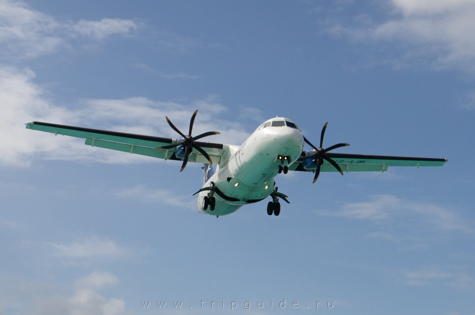 Самолет ATR 72-600 авиакомпании LIAT, бортовой номер ATR 72-600