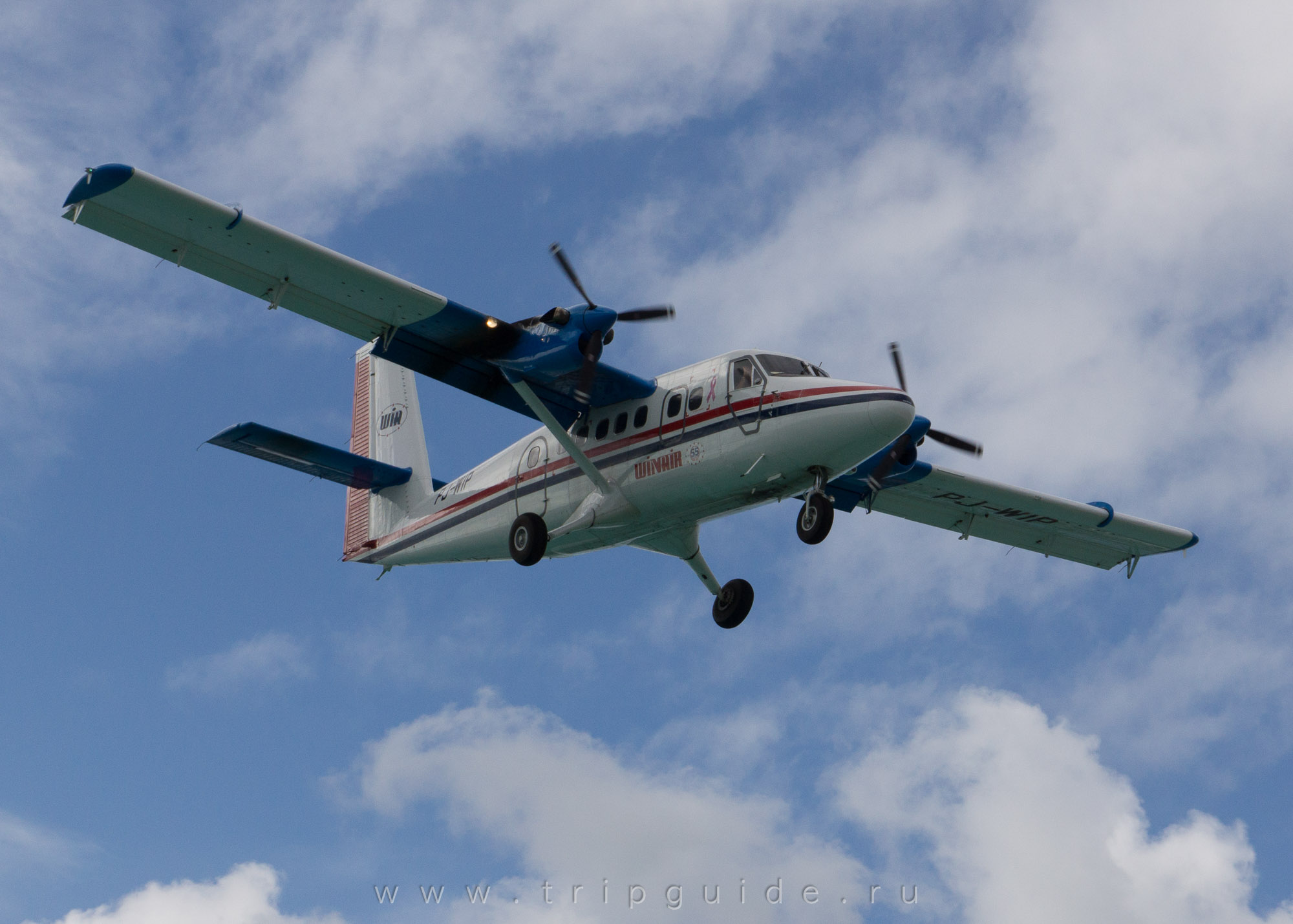 Самолет De Havilland Canada DHC-6-300 Twin Otter авиакомпании WinAir, бортовой номер PJ-WIP