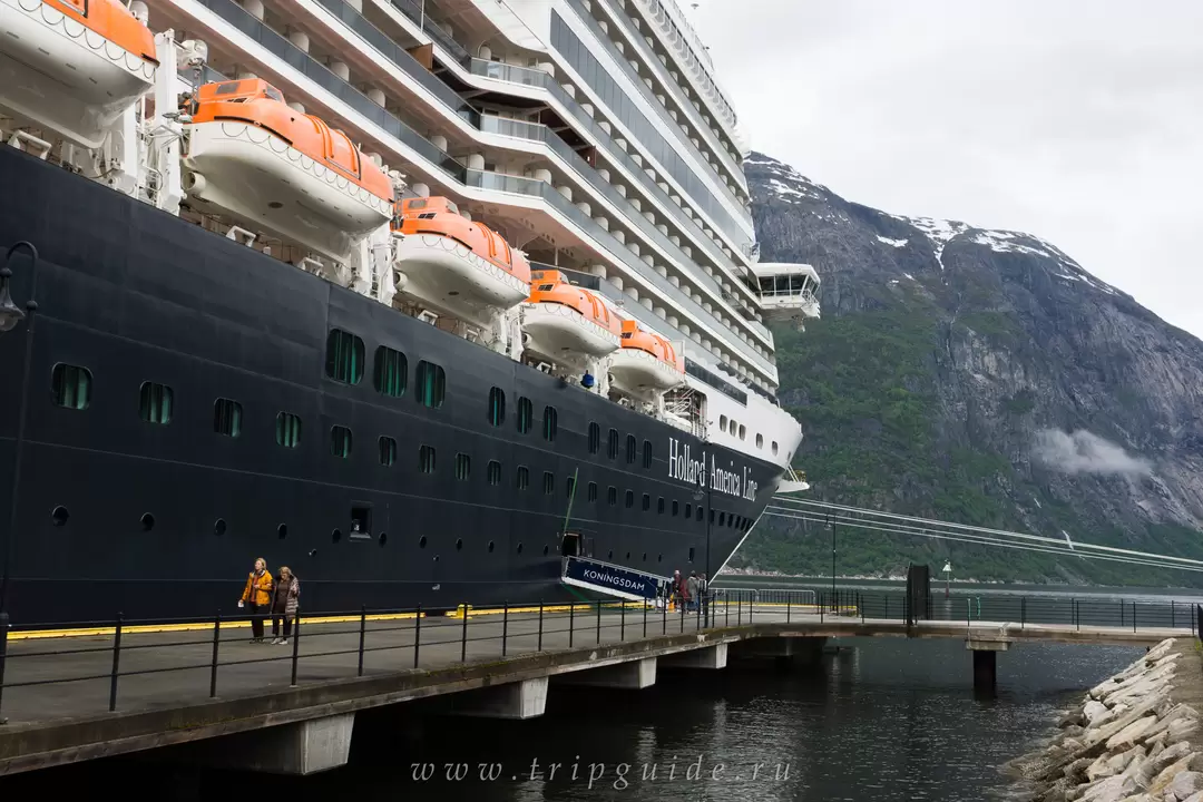 Cruise terminal in Eidfjord Cruise terminal in Eidfjord
