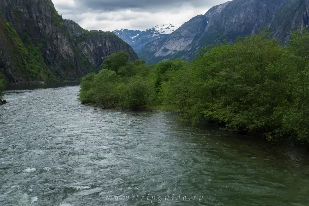 Озеро Эйдфьордватне (Eidfjordvatnet) Озеро Эйдфьордватне (Eidfjordvatnet)