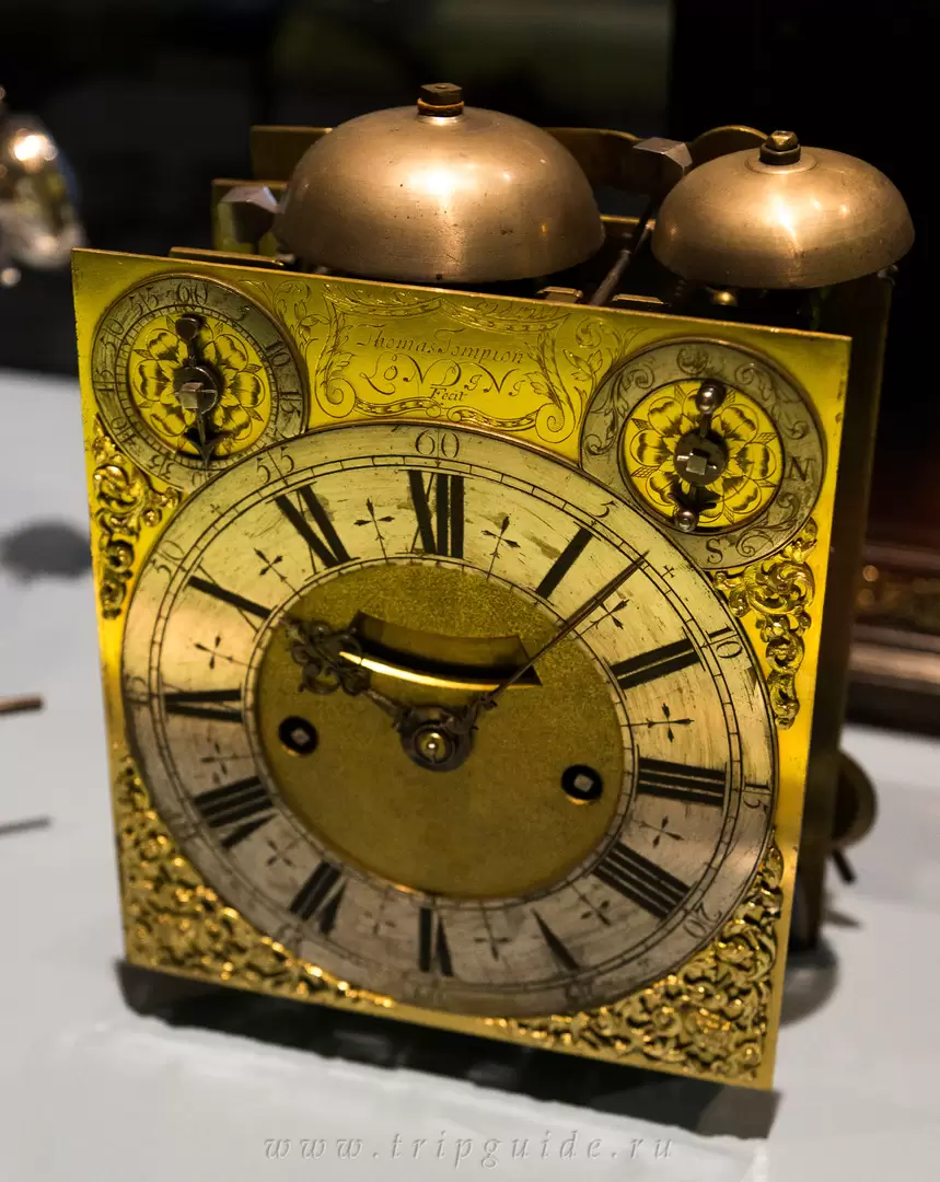 Настольные часы Томаса Томпиона (Thomas Tompion), около 1692 г. — были сделаны самым известным часовым мастером того периода, к 1690 имел мастерскую на перекрестке Water Lane и Fleet Street Настольные часы Томаса Томпиона (Thomas Tompion), около 1692 г. — были сделаны самым известным часовым мастером того периода, к 1690 имел мастерскую на перекрестке Water Lane и Fleet Street