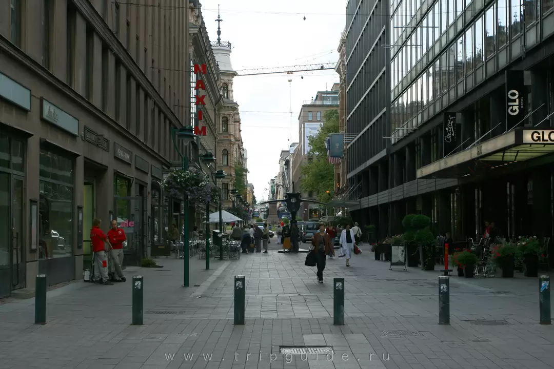 Пешеходная улица Kluuvikatu в Хельсинки Пешеходная улица Kluuvikatu в Хельсинки