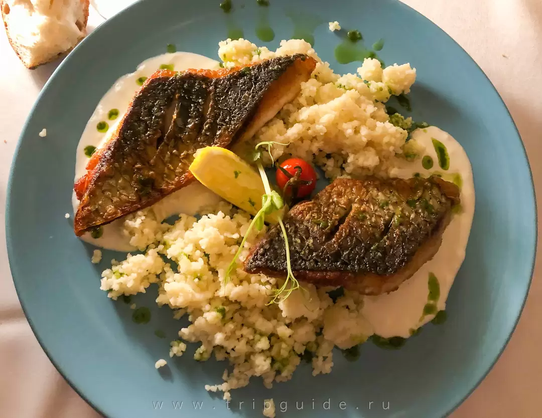 Пеленгас с кус-кусом в ресторане «Гранд Фиш Веранда» («Grand Fish Veranda») в Сочи