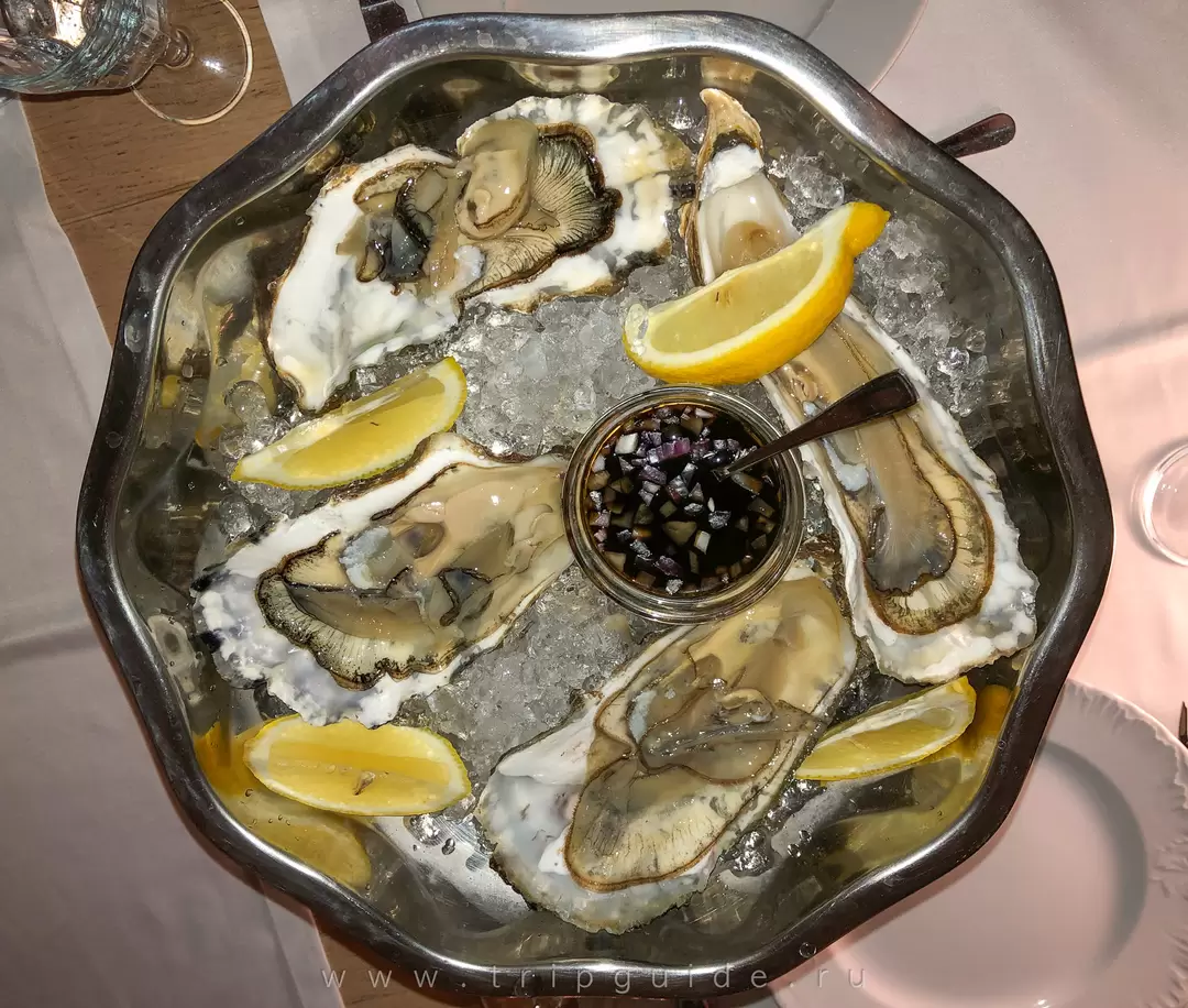 Сахалинские устрицы в ресторане «Гранд Фиш Веранда» («Grand Fish Veranda») в Сочи